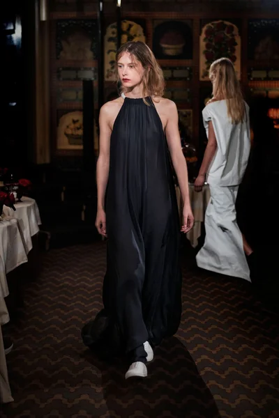 Look 25